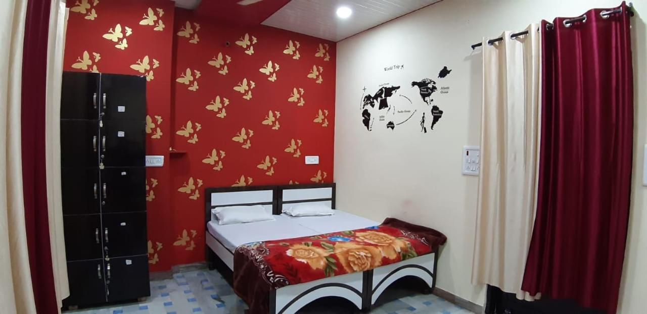 Blue Eye Backpackers Hostel Amritsar Bagian luar foto